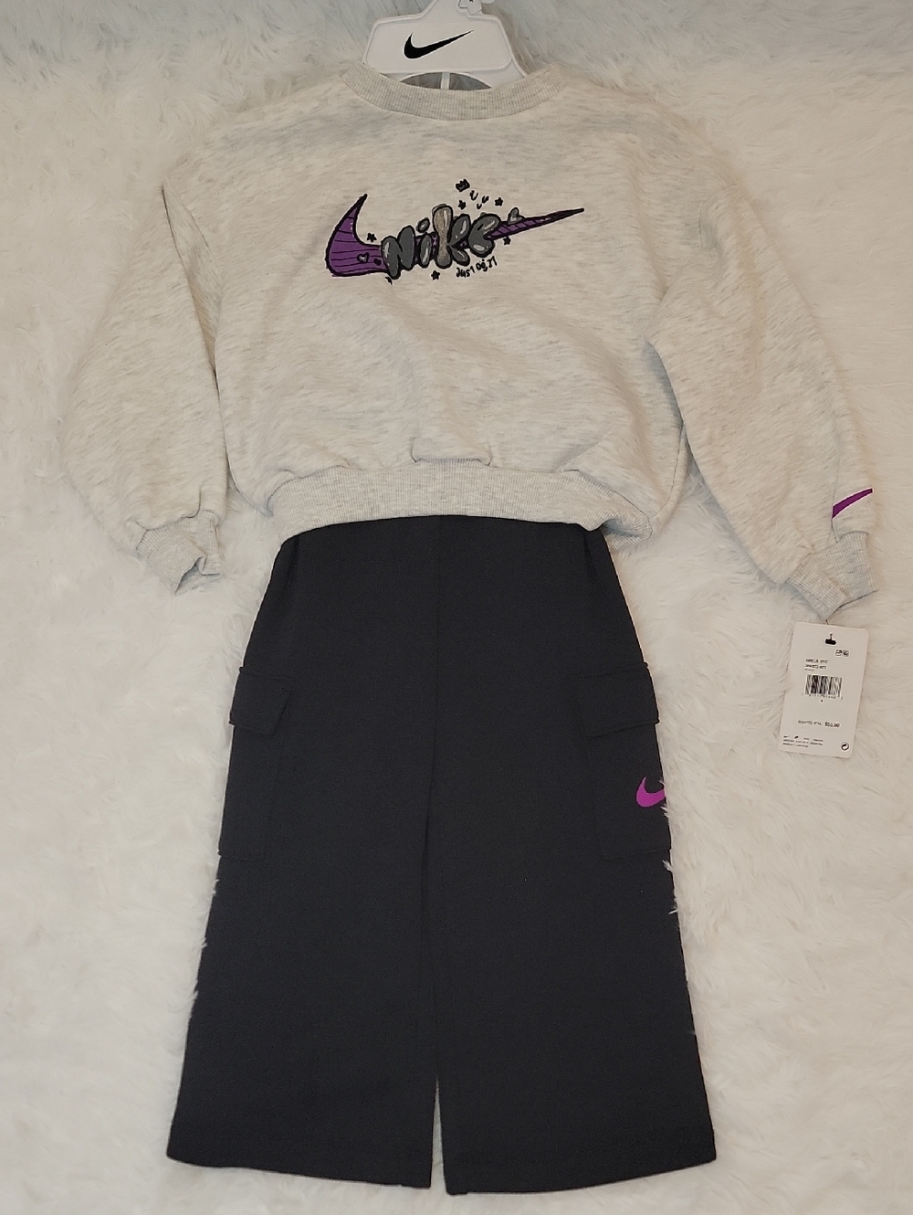 NWT Girls Nike Cropped Sweatshirt Set W/ Wide-Leg Sweatpants. 4(xs)